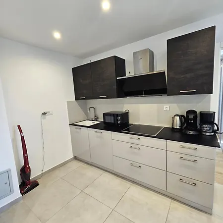 La Selina Apartment *